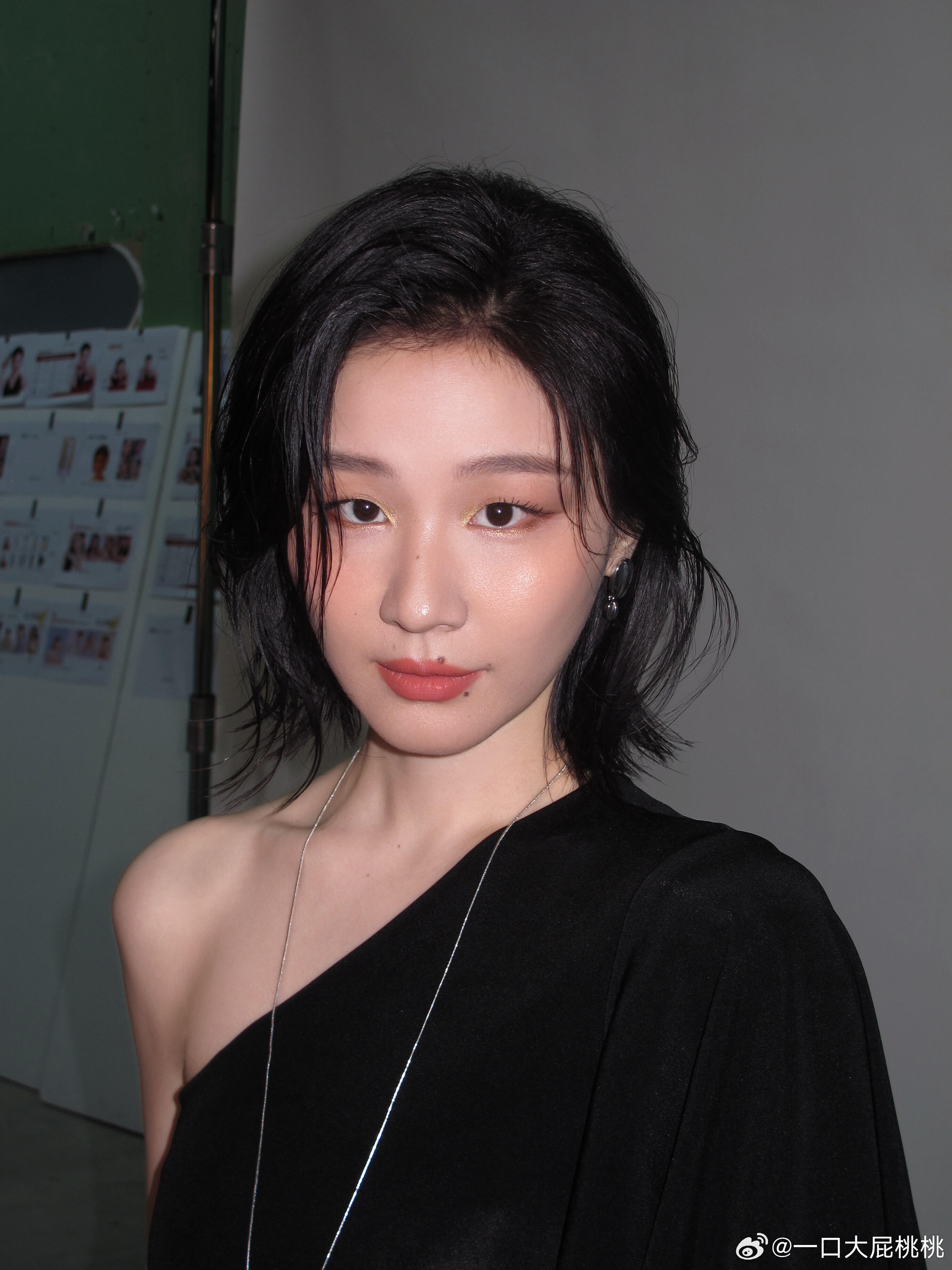 王亚飞给金靖化的千金妆 