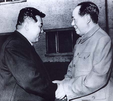 历史上的今日   1950年12月3日和刘少奇、周恩来同金日成会谈。毛泽东谈的主