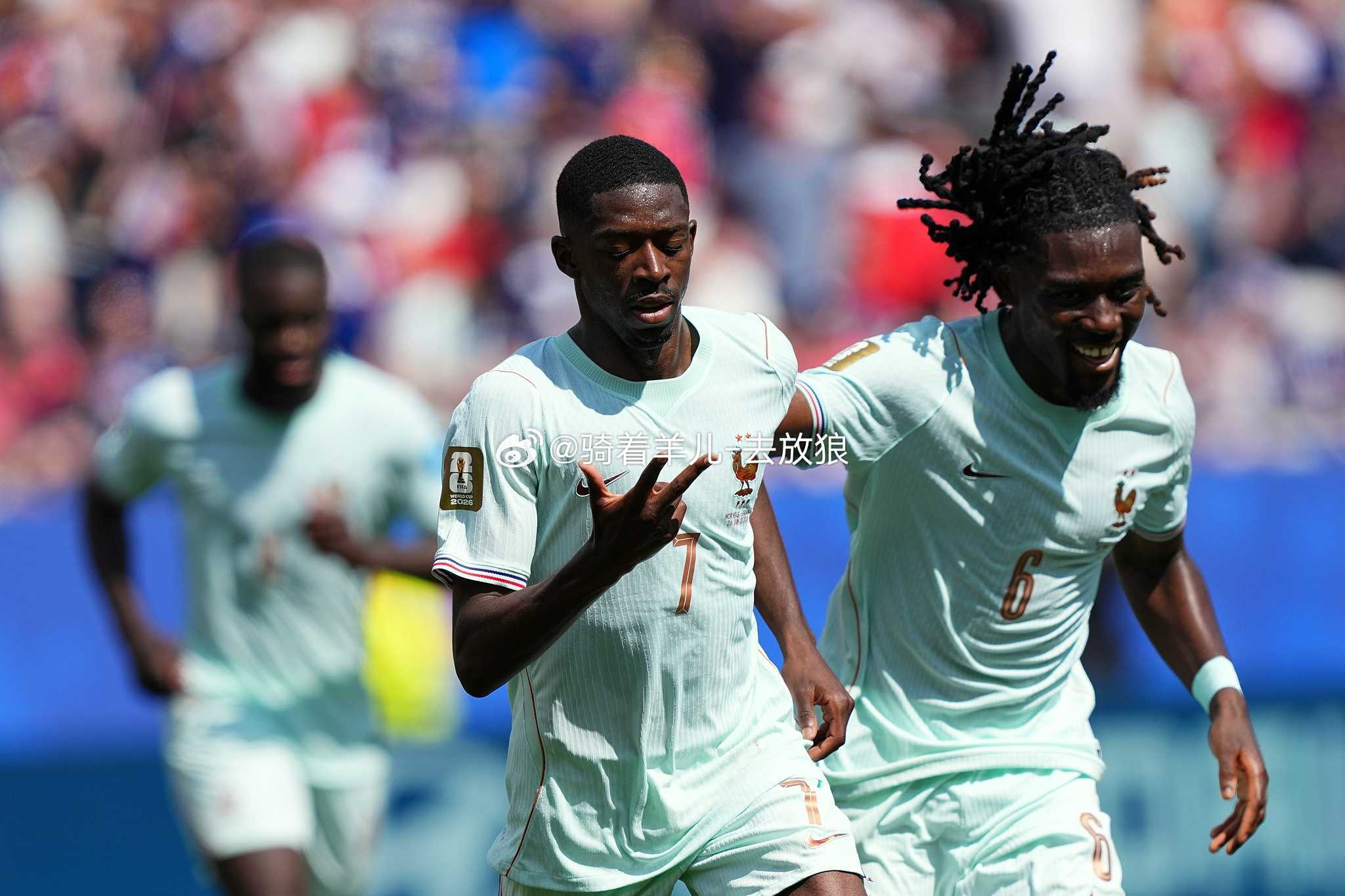 世界杯-法国4-1挪威头名晋级 登贝莱戴帽姆巴佩2助攻法国4比1挪威 北京时间6