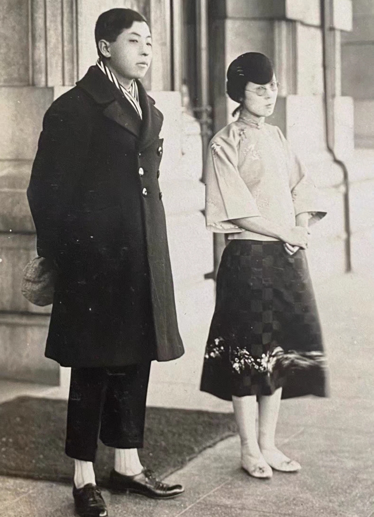 猜猜这俩人是谁？ 