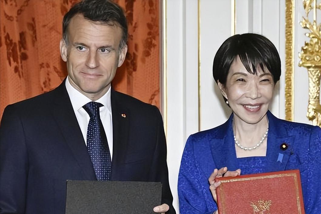 马克龙竟然给日本交“投名状”，真是丢人到家了！

4 月 1 日，他在日本与首相