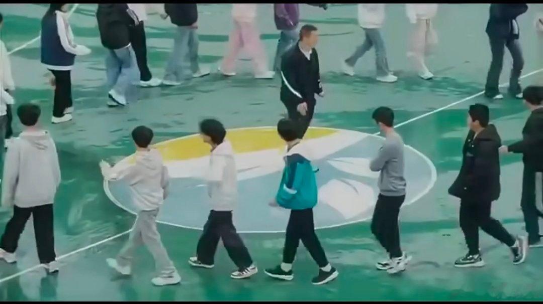 闽北村BA乡村体育老师勇敢上场 闽北各地村BA赛事火热进行，乡村体育老师积极参与