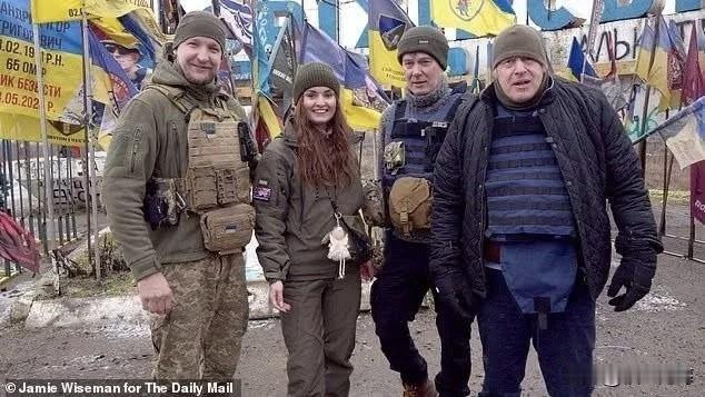 英国前首相鲍里斯·约翰逊于2026年4月9日密访乌克兰，并在扎波罗热前线乌军第6