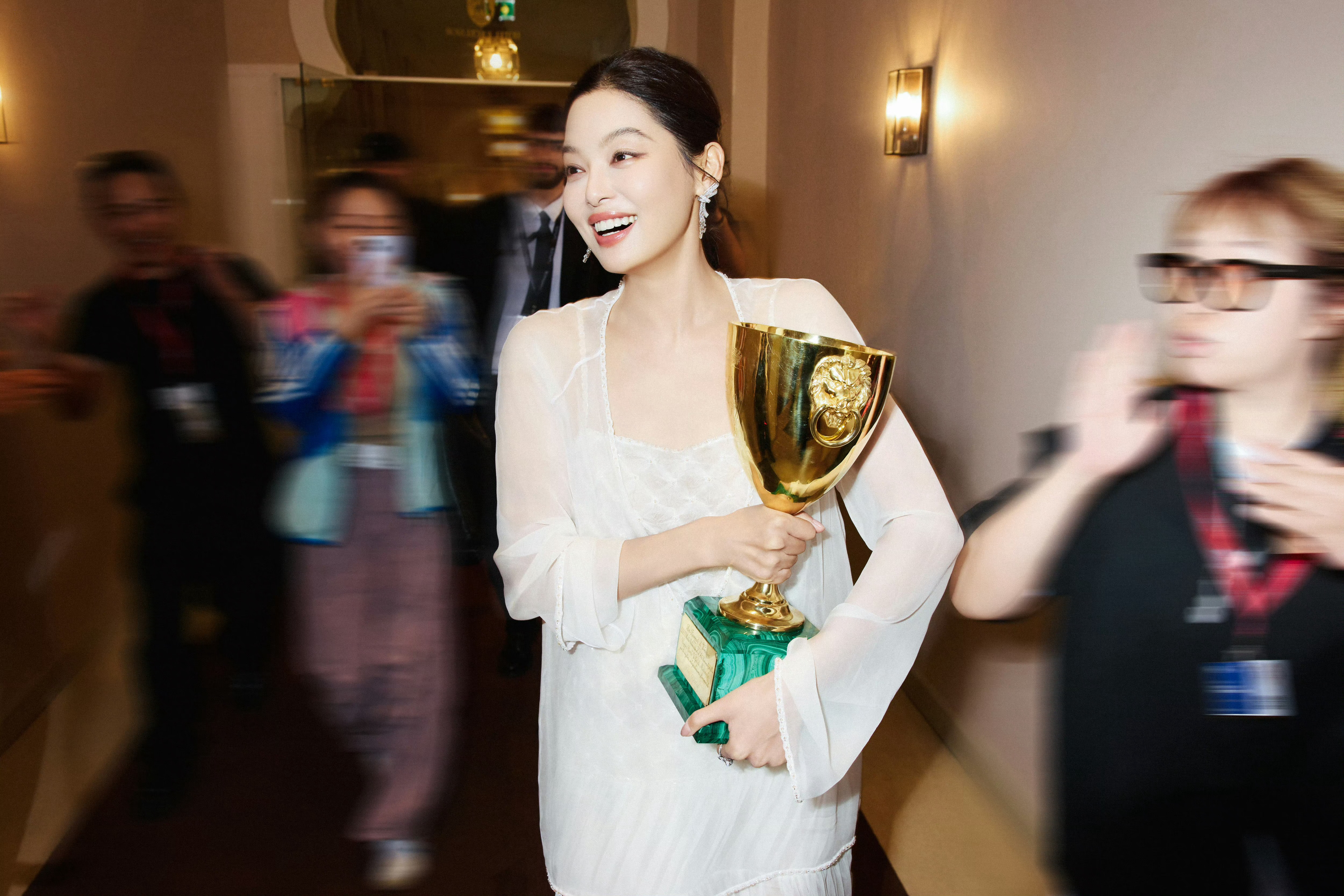 辛芷蕾的国际影响力 奥斯卡影后提名者裴淳华公开表白：刷完了辛芷蕾所有获奖采访！不