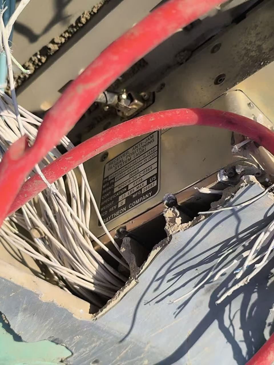 伊朗防空部队拦截的美国战斧巡航弹残骸。越来越多国家被卷入中东冲突伊朗发起第13轮