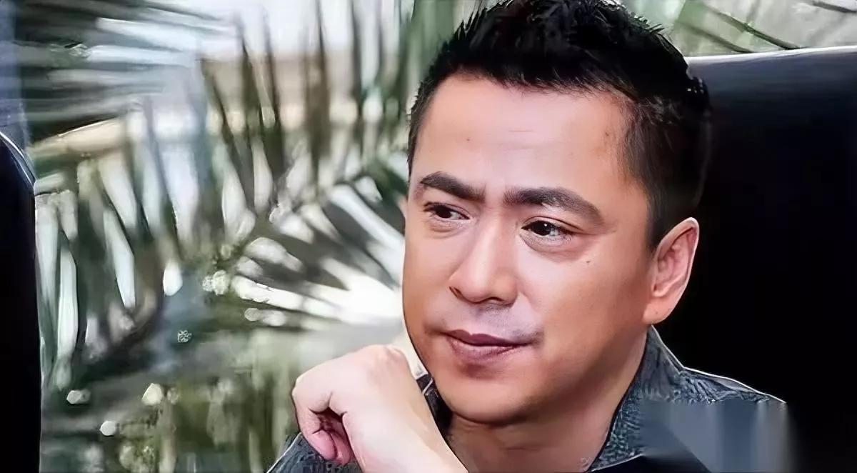 靠钱堆出来的体面

风一吹就碎了

你还记得当年怼网友是“农民”的华谊千金王文也