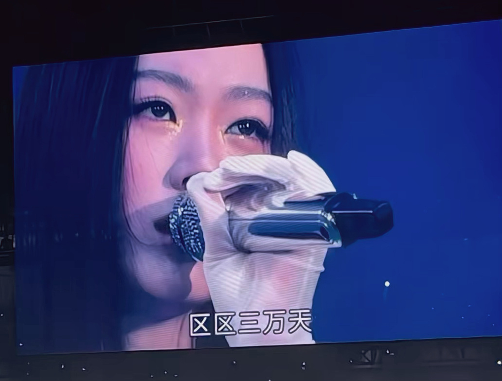 单依纯真的是越怼脸越美丽。。。 
