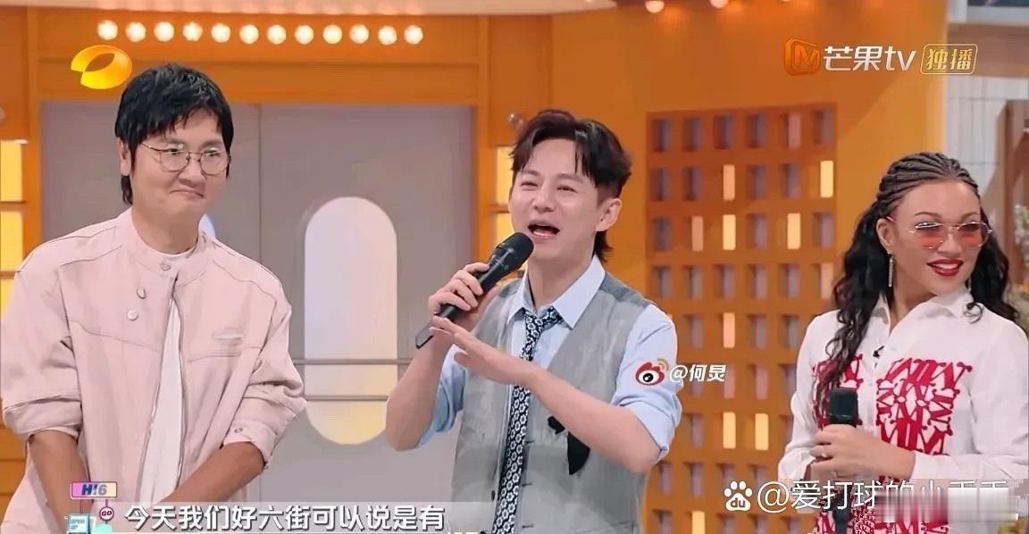 何炅的新发型有点复古又显年轻，但感觉稍微不太适合他 ​​​