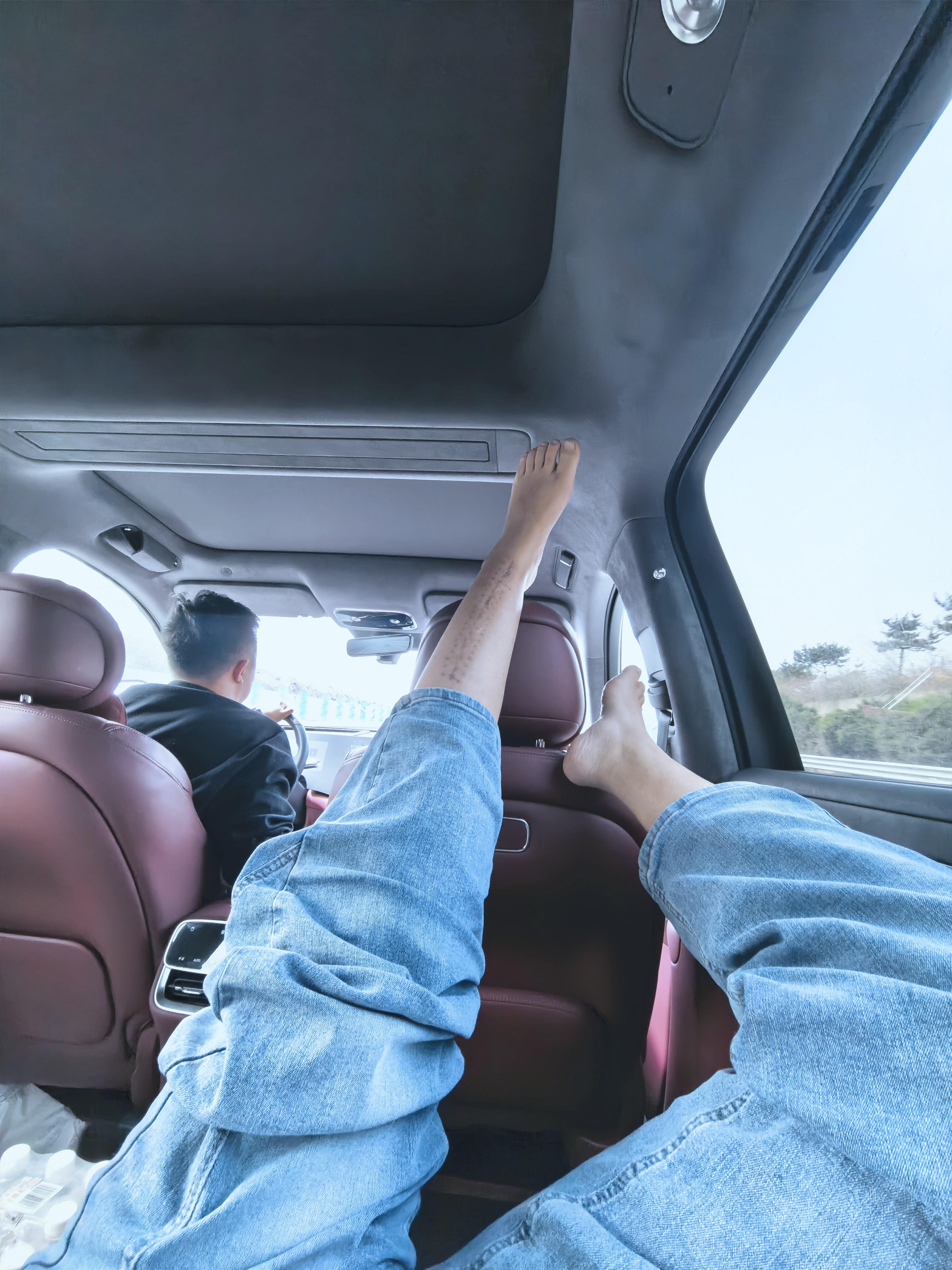 路程2400公里。我愣是睡了2000公里。