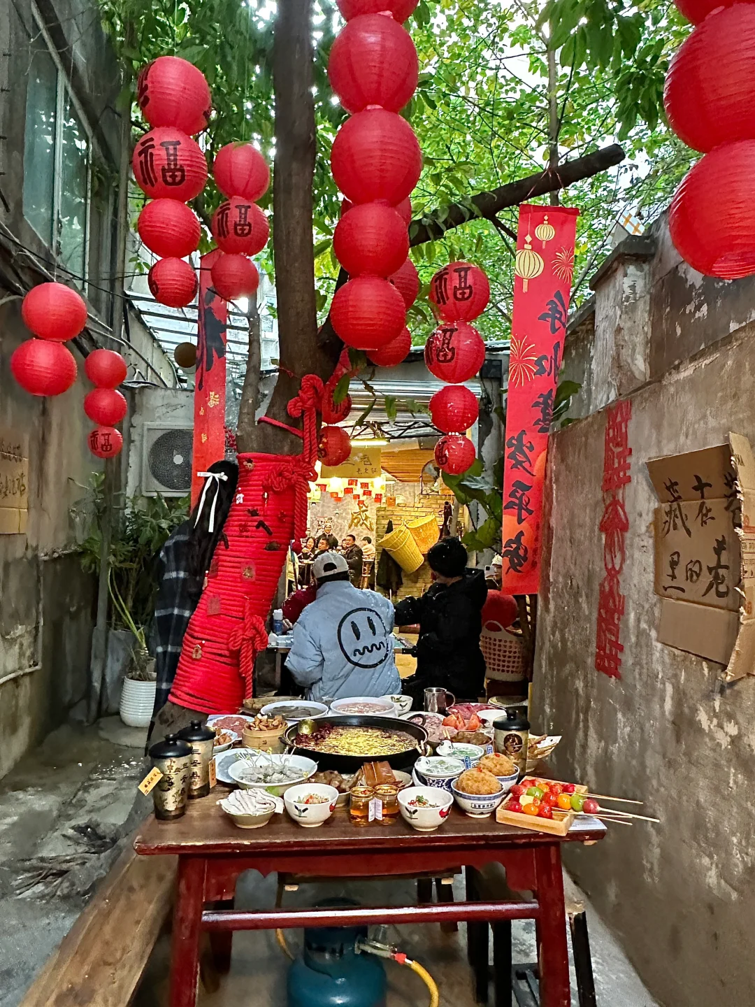 成都市中心！！藏在巷子里好吃的老火锅！！