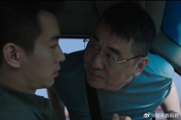 陈晓陈若轩争宠陈建斌 陈建斌也招男人喜欢 陈建斌魅力无限，嬷嬷粉强势加入，争宠场