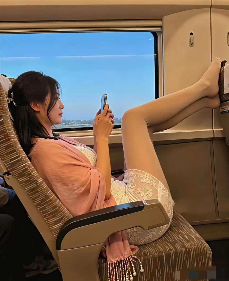 坐高铁又遇不文明行为！