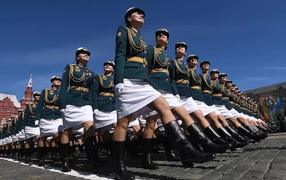 俄方公布的消息显示，今年胜利日阅兵观礼台的外国面孔锁定在阿布哈兹、南奥塞梯、老挝