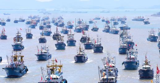 真是活久见！就在这几天，东海海面上突然冒出了一道钢铁长城，把美日两国的监控卫星都