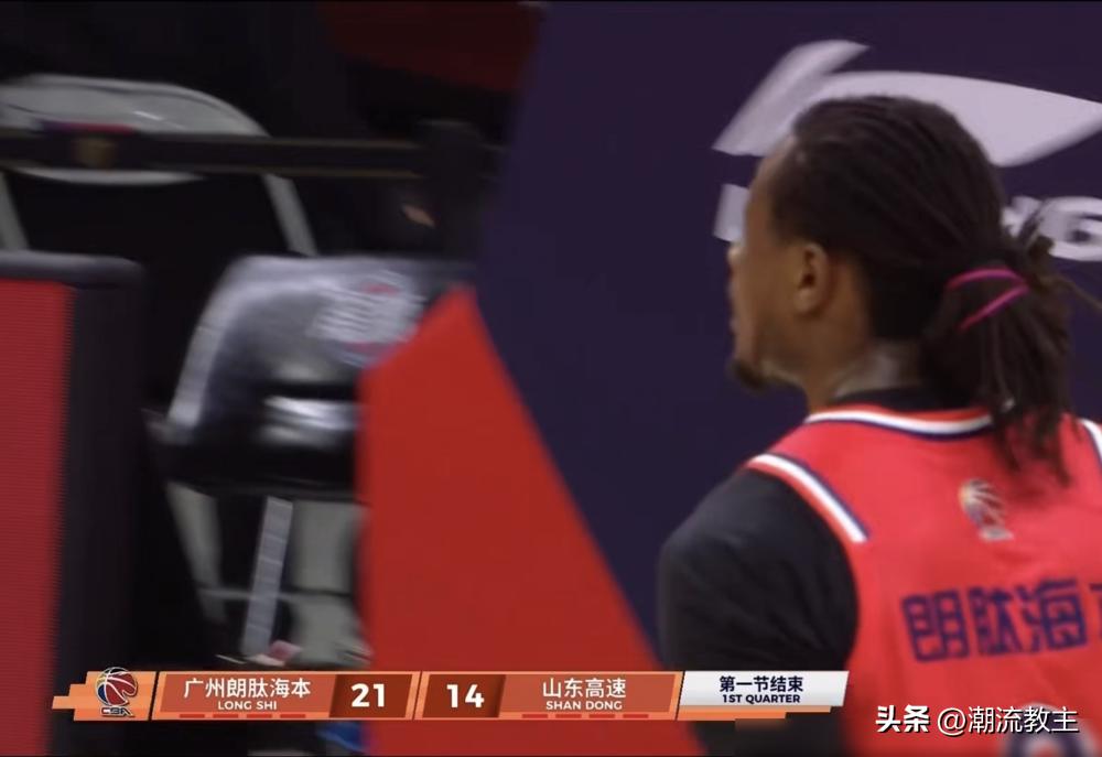 16分钟，7分，一次倒地，一个赛季报销。
郭艾伦复出首秀，开局三分就进，点名高
