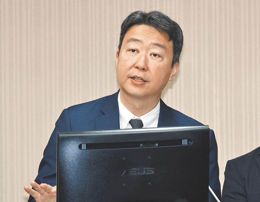台湾报:监察院院长陈菊的亲信史哲即将出任高铁董事长一职，此消息一经传出，便引发外