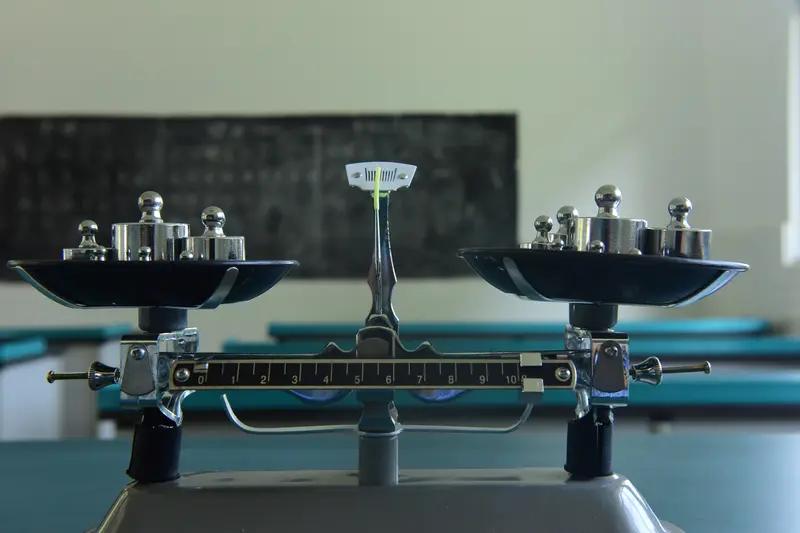 中小学取消重点班对学生有何好处 中小学取消重点班，值得称赞！以往，重点班如同资源