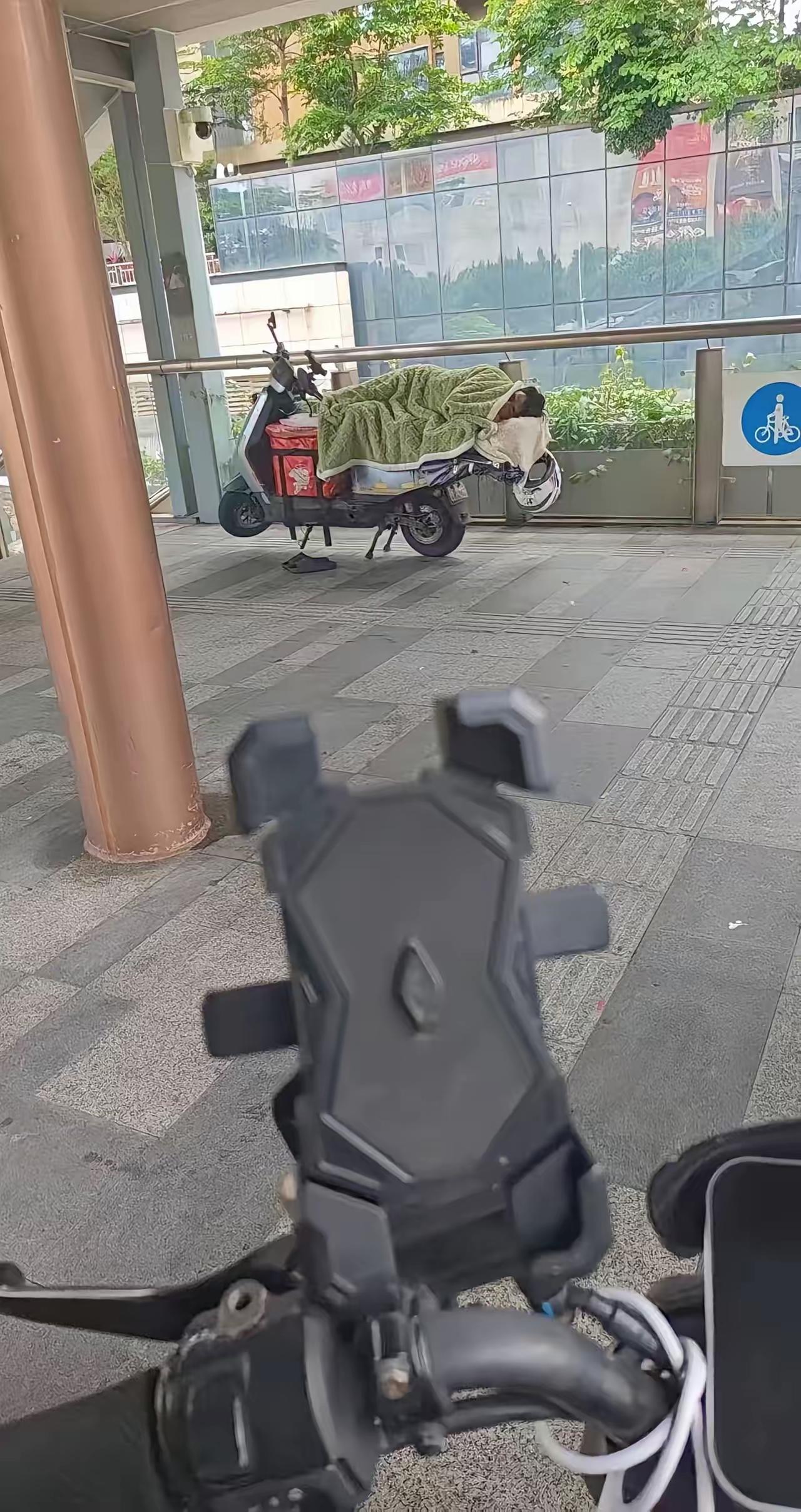 卷死了自己，卷死了同行，也卷死了行业。