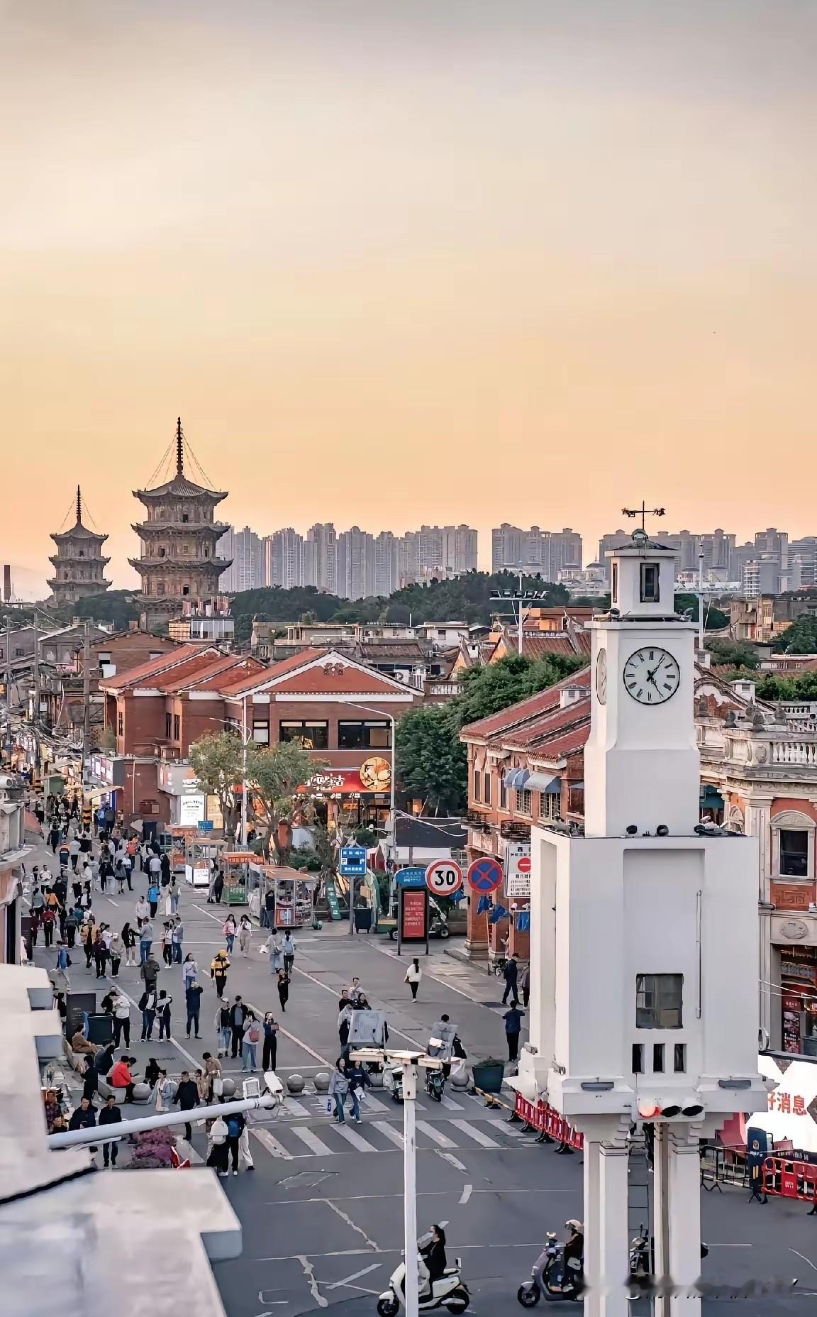 泉州可以高枕无忧了，佛山GDP已经很难再追上来了！


2025年的GDP数据摆