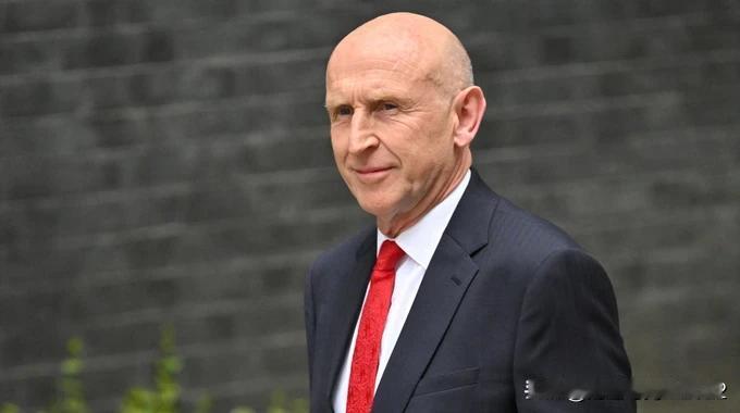 英国军队协助美国抓获一艘悬挂俄罗斯旗帜的油轮


英国国防大臣吉利表示，周三，英