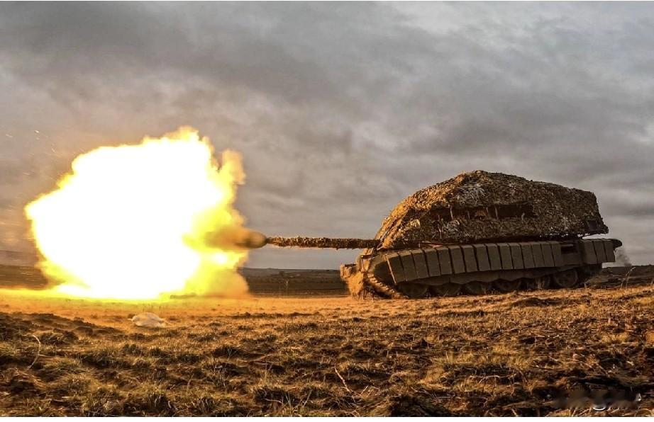 俄军解放扎列诺耶与苏赫茨科耶两定居点

2月1日 ，塔斯社快讯， 俄罗斯国防部通