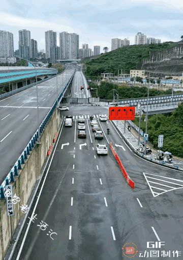 道路上的右转两车道弯靠左，左转弯两车道靠右，这是有啥科学依据啊？我感觉路过的司机