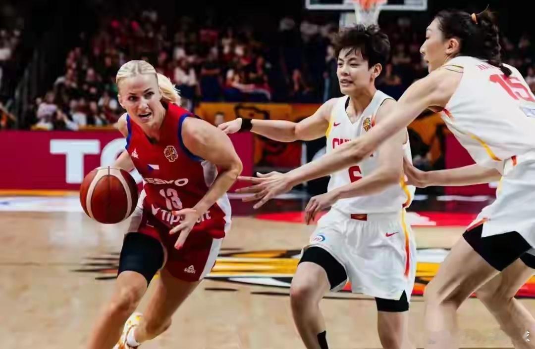24小时极限自救！女篮全方位大换阵，专门破解意大利克制打法编辑/小白的篮球女篮世