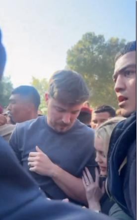 【😱 MrBeast 在乌兹别克斯坦差点被粉丝围堵】全球最受欢迎的 YouTu