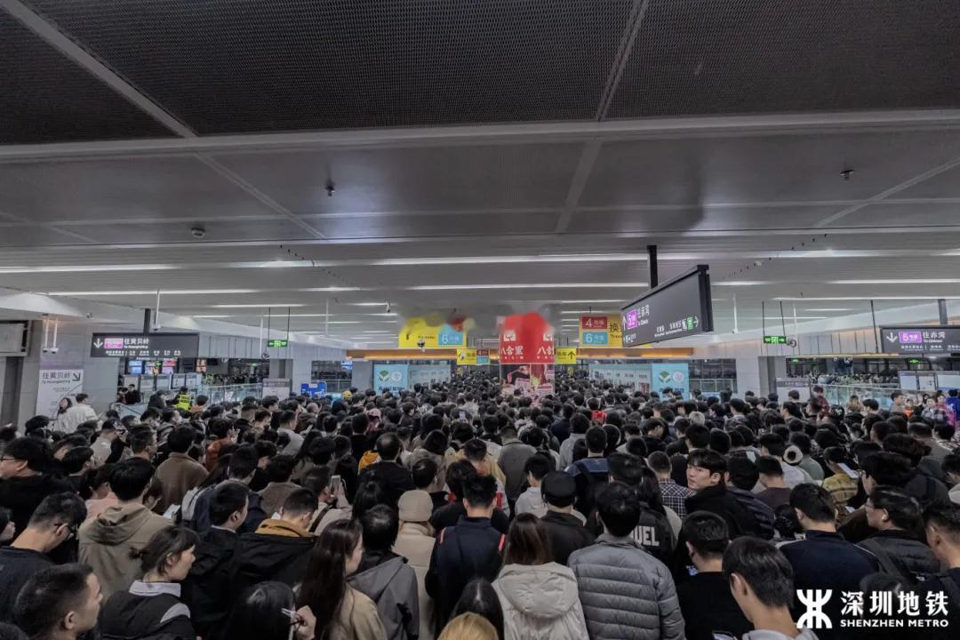 24年12月31日，深圳地铁全网18条运营线路总客运量1188.49万人次，进站