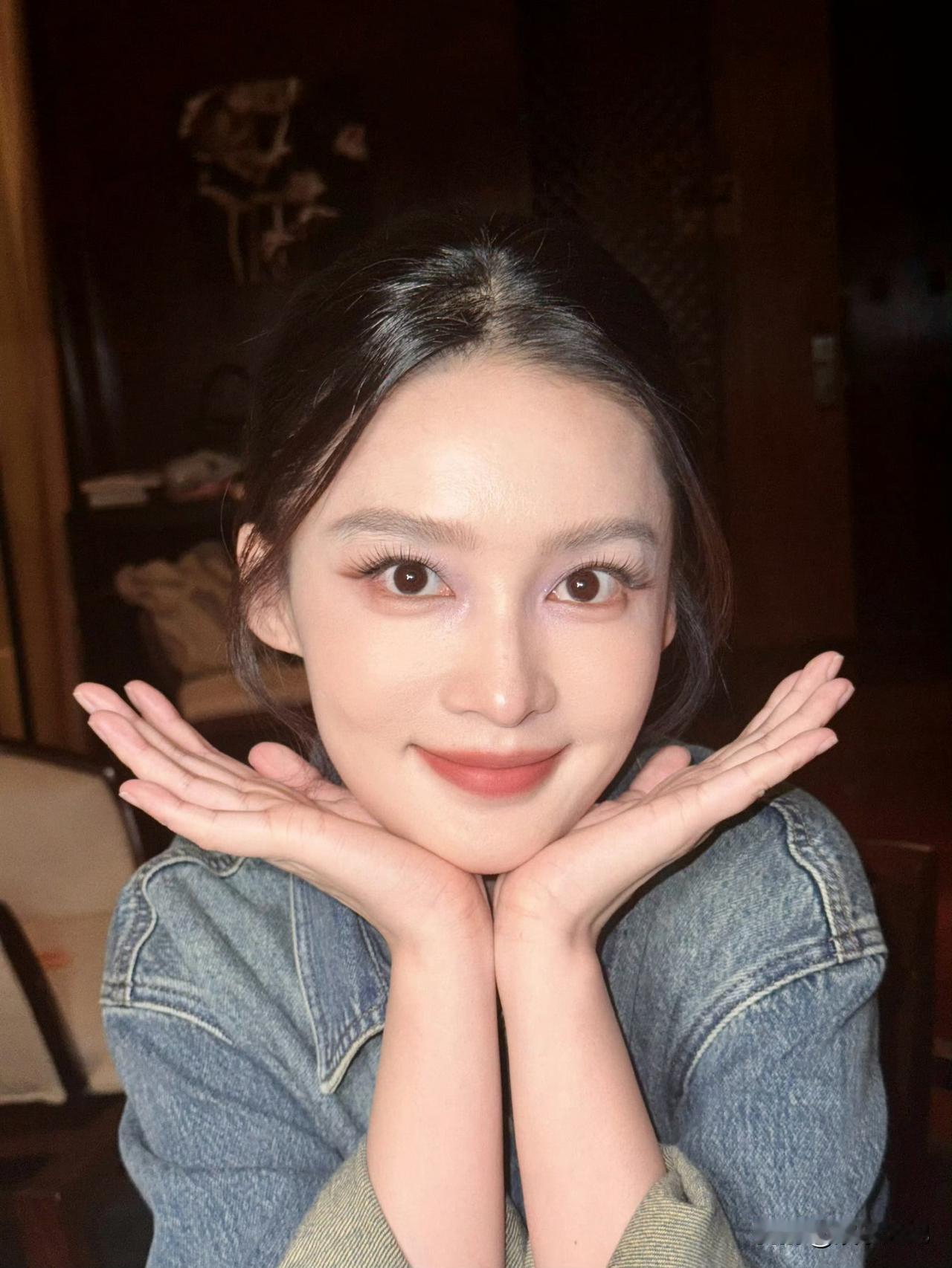 李沁，姐姐好美[飞吻][飞吻]