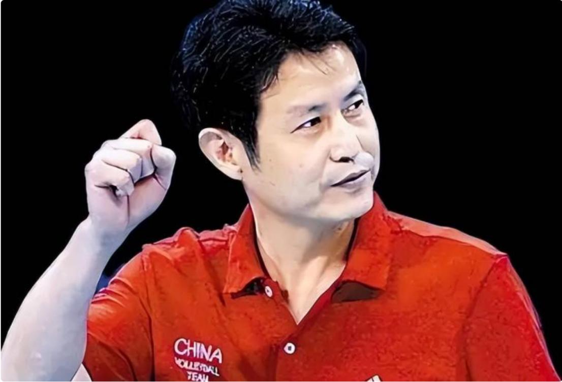 陈忠和和郎平这两个名字，几乎绕不开中国女排过去二十多年的两次高峰，一个带着“黄金
