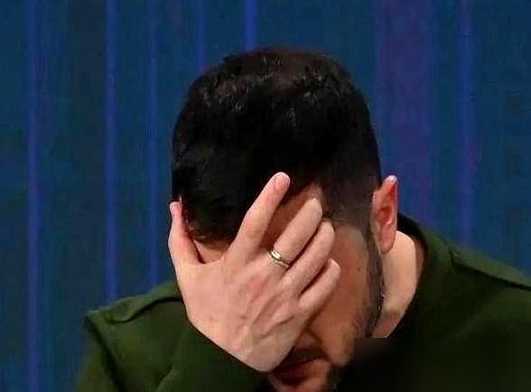 人家俄罗斯一开始要的，就一句话：你别加入北约。就这么点事儿。一个快100岁的老爷