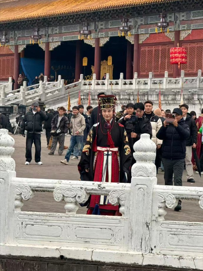 成毅杀青不是抵达 成毅十五日疾驰穿越两京也穿越命途 成毅十五日疾驰穿越两京也穿越