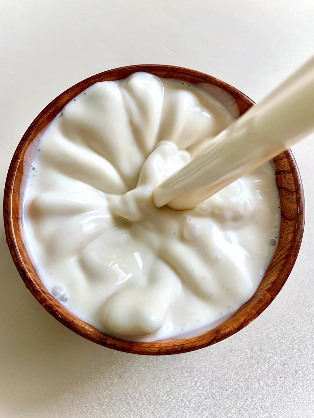 在农村务农一辈子的舅妈，皮肤白皙就算了还水润，这配方应该全民普及

我舅妈是个住
