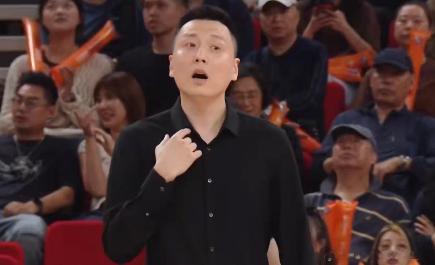 第一节打出16平，强度拉满的的肉搏战！上海男篮对阵北京男篮的第一节打得难分难解啊