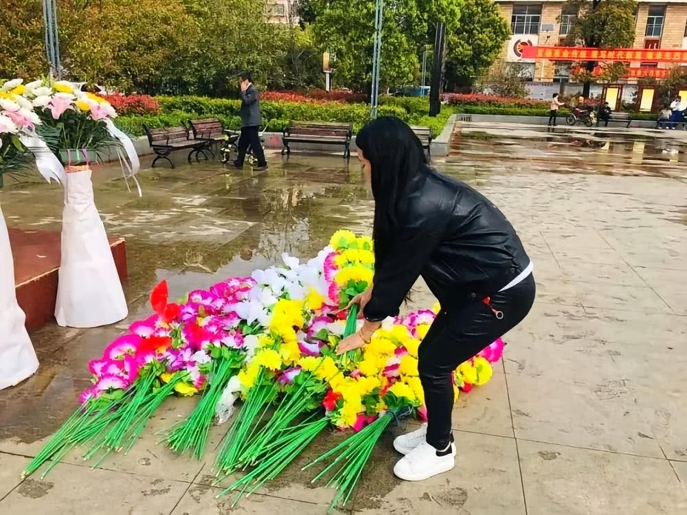 “闺女不上娘家坟”，这句流传已久的老话，你听过吗？它源于传统宗法社会和重男轻女观