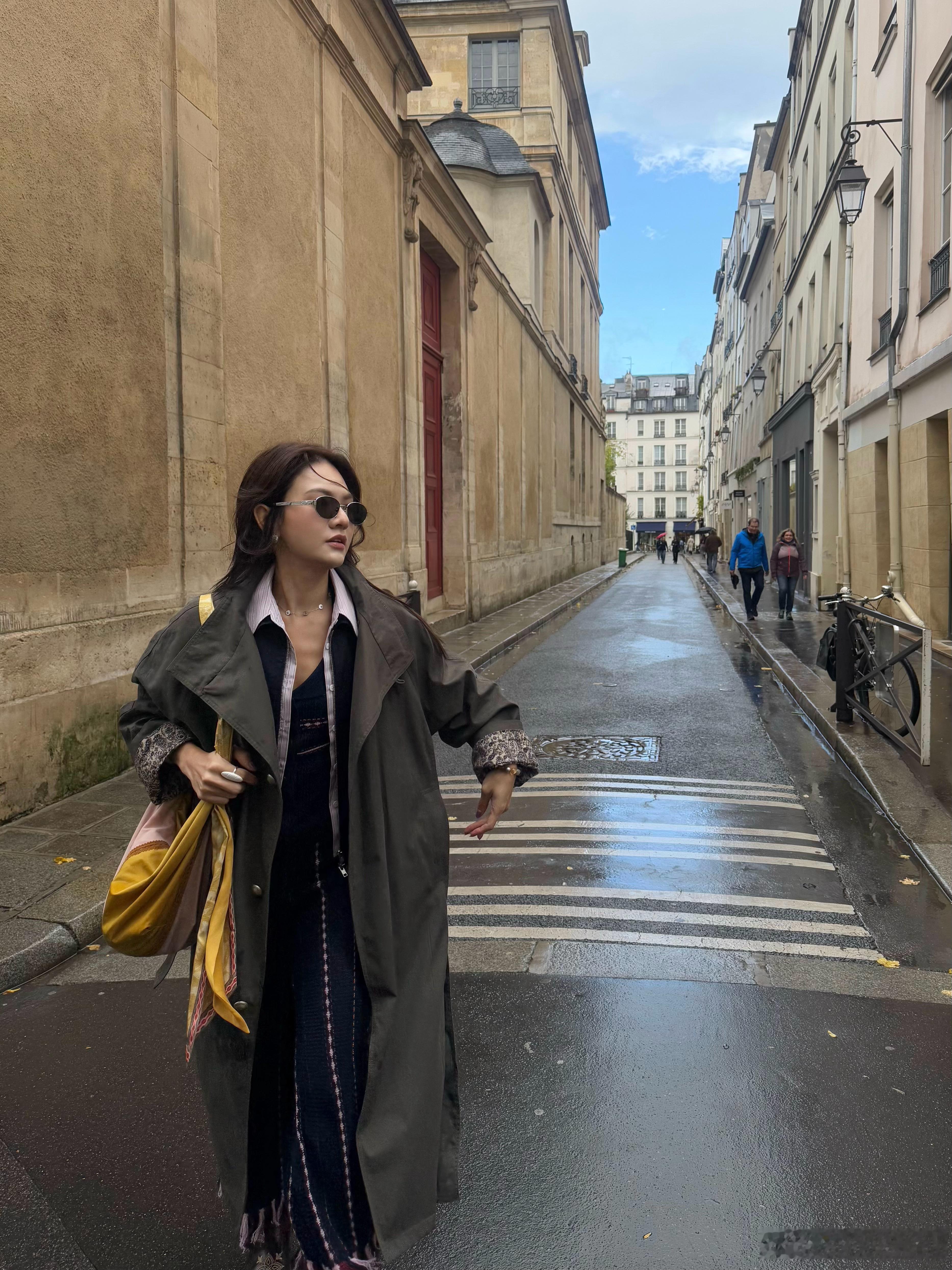 巴黎 终于放晴了不知道是因为巴黎的原因还是下雨的原因一落地就马不停蹄的冲去玛黑区