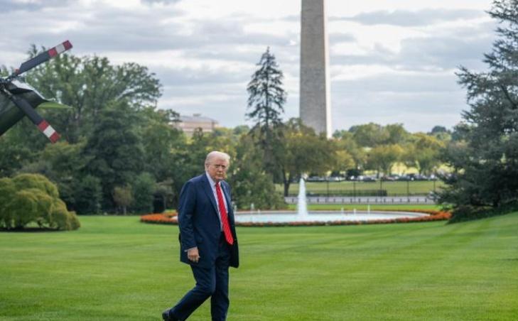 特朗普又在炫耀“功绩”了。

他接受采访时嚷嚷：“关税可是咱们成功的关键，我们已