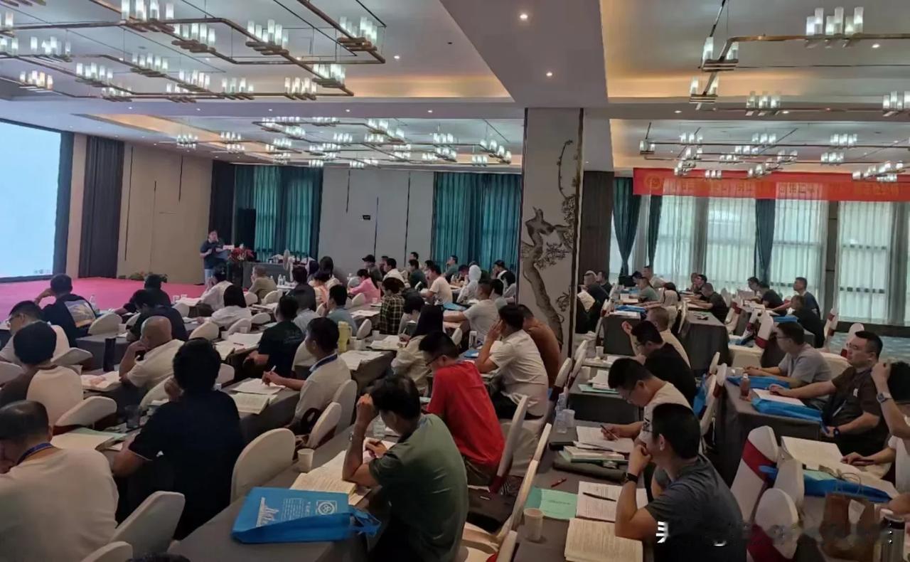 相约在周末，大家一起学一建，考前一周集训，下周上考场很多同学，一建考生加油！