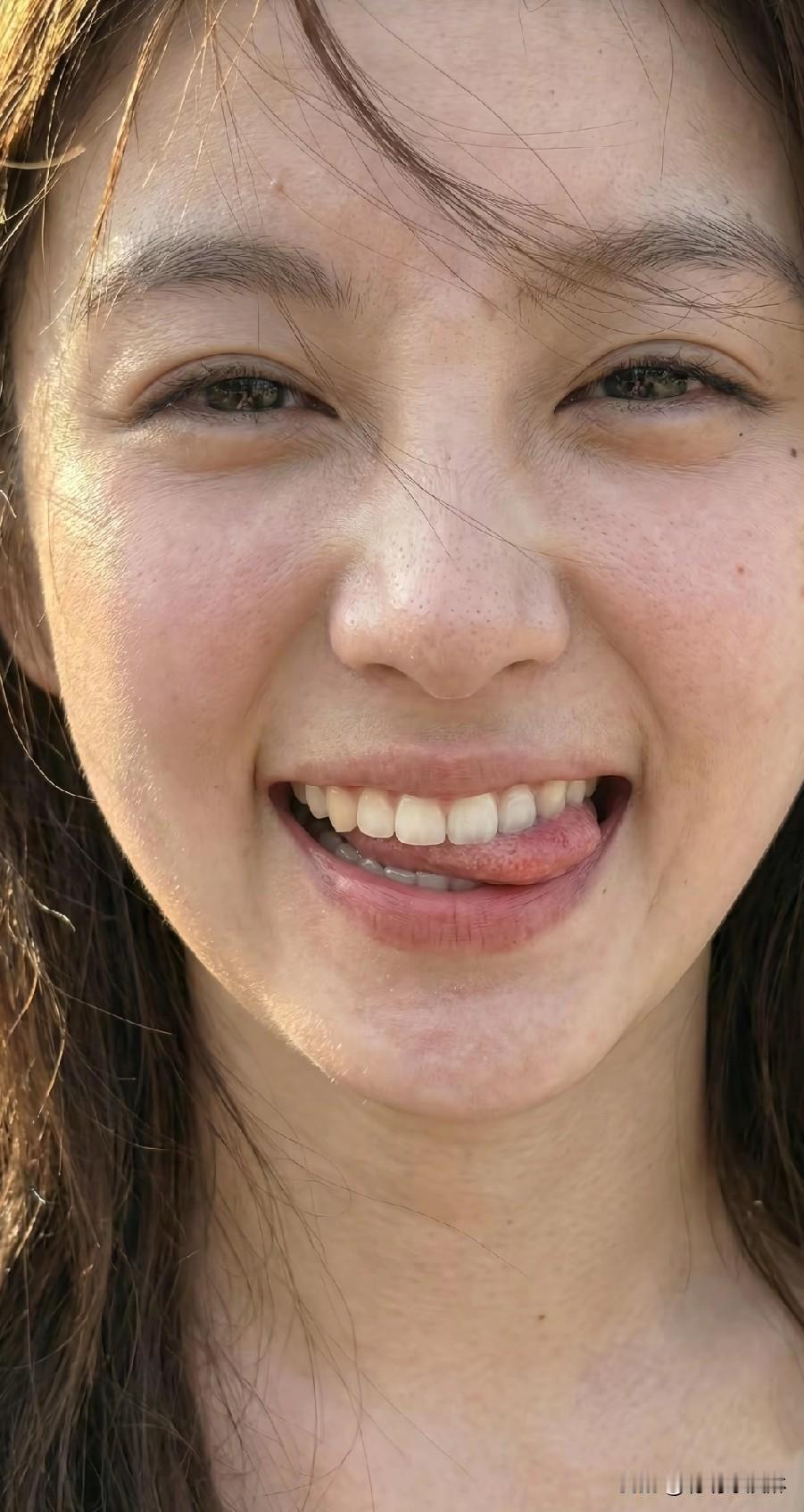 我喜欢我的素颜，
不是很美，但是很舒服！
素颜