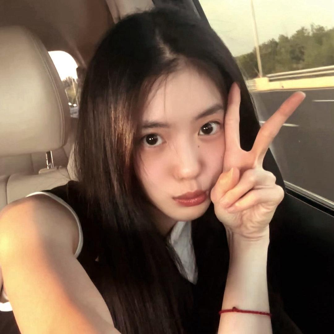 刘浩存帮同学要宋威龙签名照啊啊啊啊刘浩存不仅送了同学to签祝福，还帮忙要了宋威龙