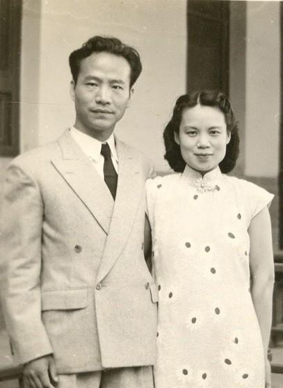 1940年，萧淑芳生下女儿后，因盲肠手术感染引发结核病，导致卧床3年，重病期间，