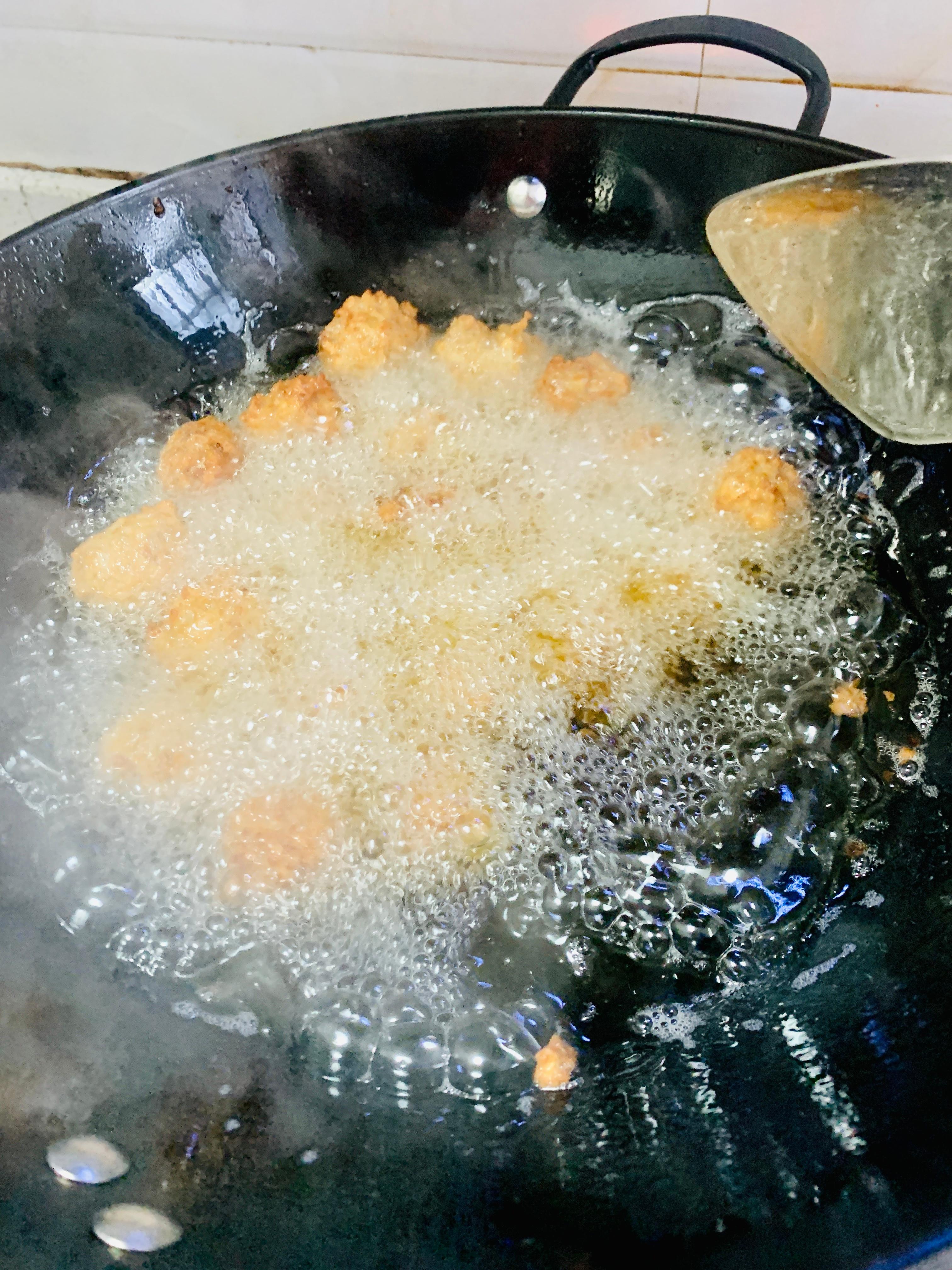 炸肉丸和做糖葫芦好好玩🏮 ​​​
