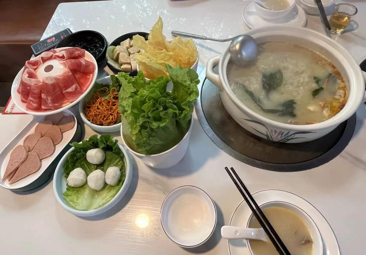 吃了地道的阮记猪肚鸡！母子俩战斗力不行，吃不完！
