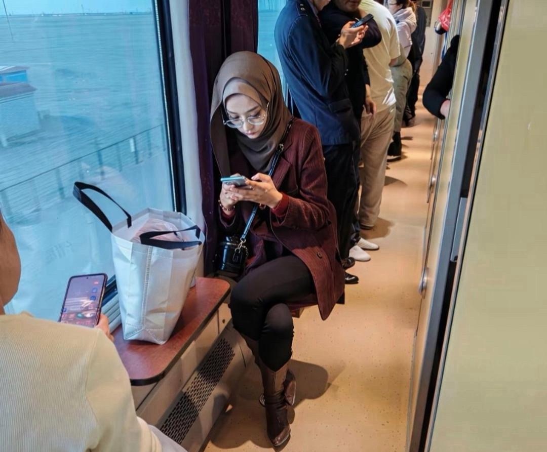 这缠腿的坐姿一般人做不了 