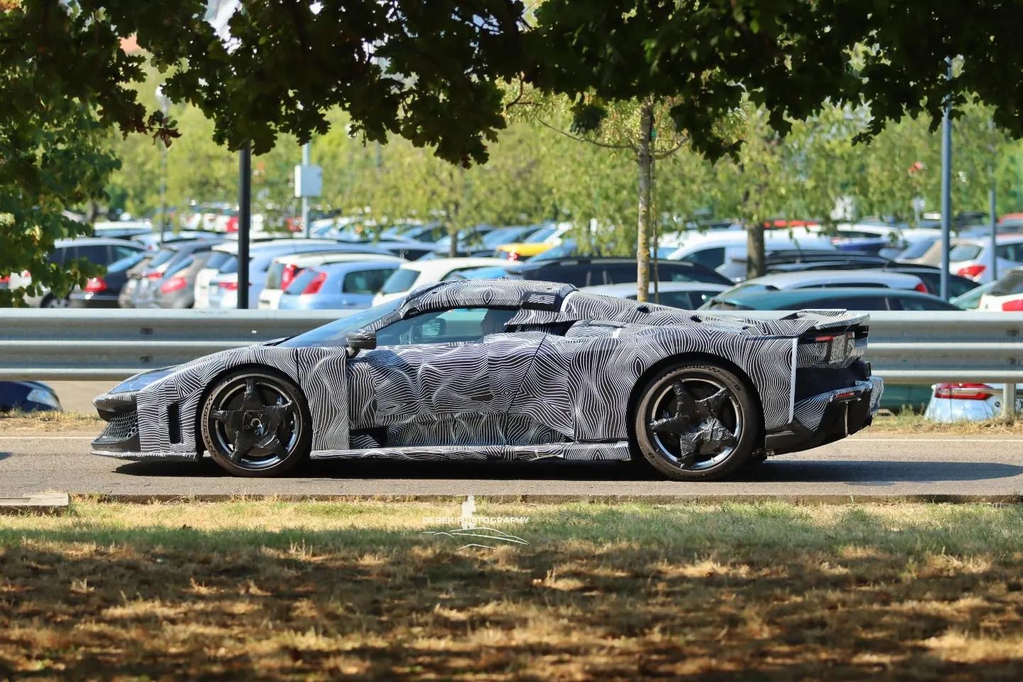 法拉利 F80 Aperta 手动可拆卸顶棚 ​​​