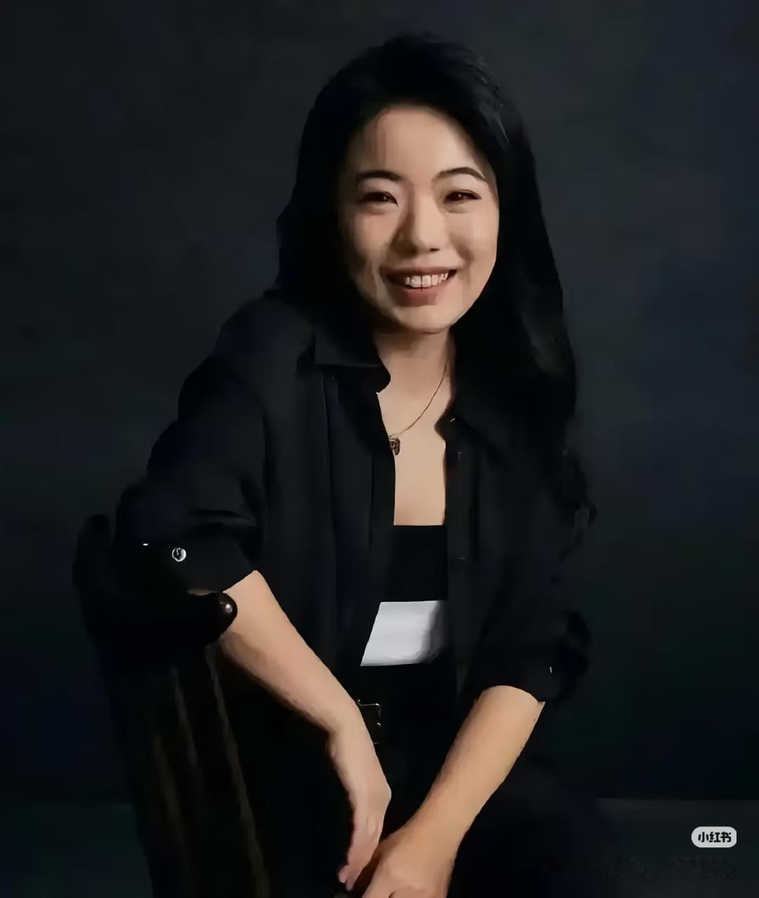 蒋方舟在2008年通过自主招生降60分录取，进入清华大学新闻与传播学院（新闻学专