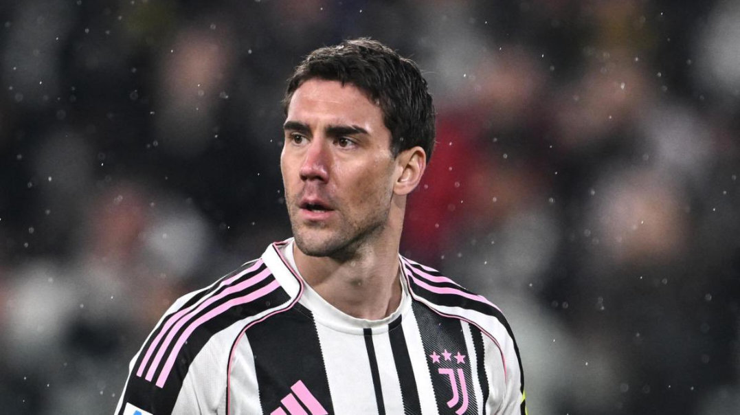 如果不和尤文续约，弗拉霍维奇将是拜仁的一个选择，取代杰克逊成为凯恩的替补。这位塞