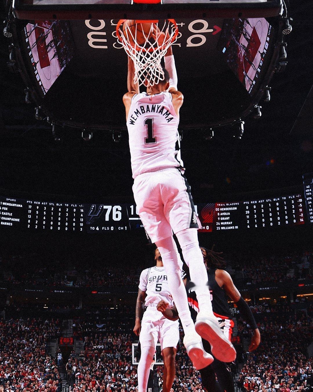 上一个季后赛单场25+10+7帽的球员还是2004年的奥尼尔nba