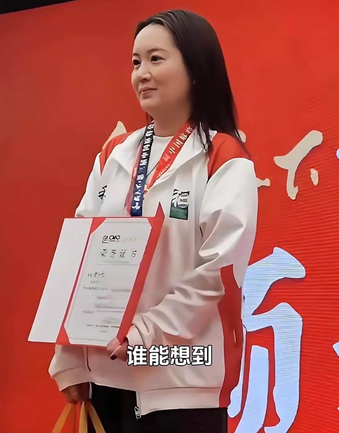 妈妈不打麻将早就上清华了古人说的“行行出状元”是真理啊，虽然妈妈在打麻将这方面很